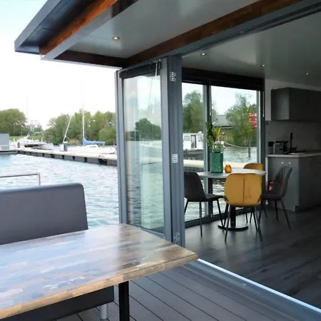 Unique Floating In Volendam, Cleaning Included *