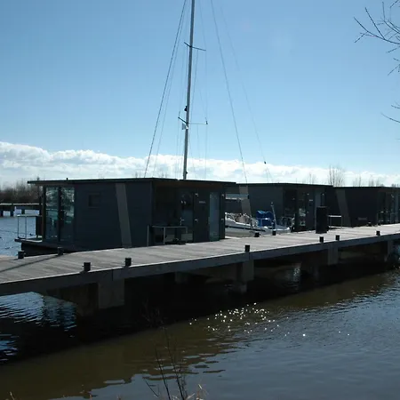 Bådhotel Boat In Near Marina Museum, Cleaning Included