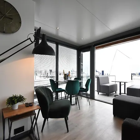 船屋 Unique Floating In Volendam, Cleaning Included *