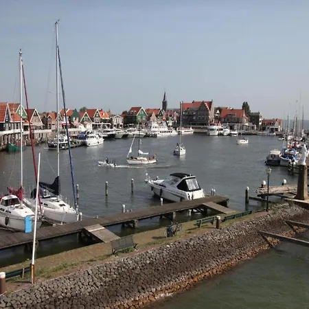 Unique Floating In Volendam, Cleaning Included