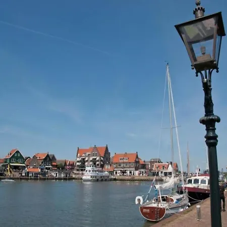 Boat In Near Marina Museum, Cleaning Included * Volendam